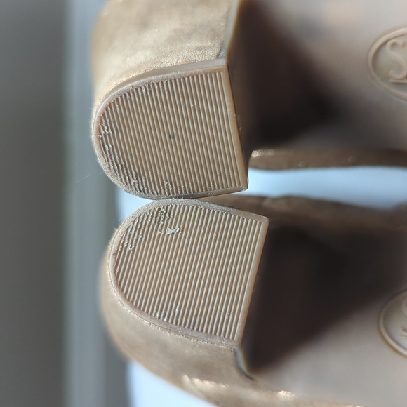 Sofft Miranda Mary Jane heels; soft gold shimmer - Picture 7 of 7